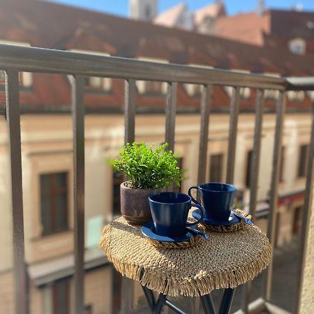 Audrey Hepburn Apartment Old Town Air Conditioned 브라티슬라바 외부 사진