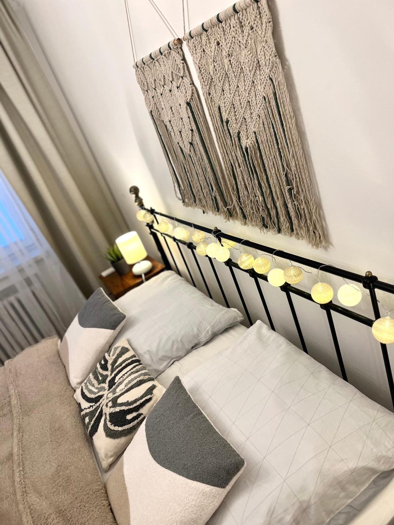 Audrey Hepburn Apartment Old Town Air Conditioned 브라티슬라바 외부 사진